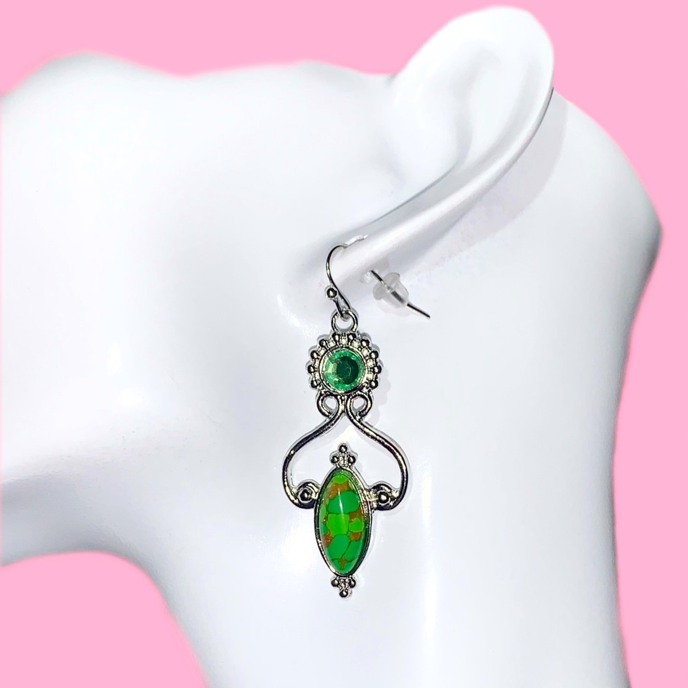 Elegant Green Silver Earrings